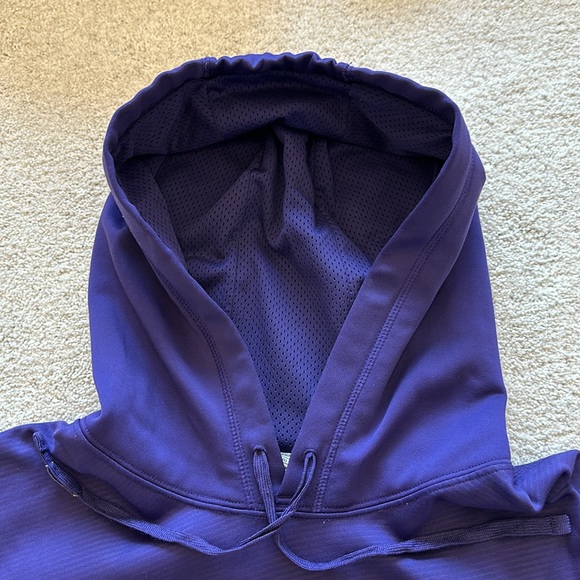 UDUB HOODIE - Picture 9 of 9